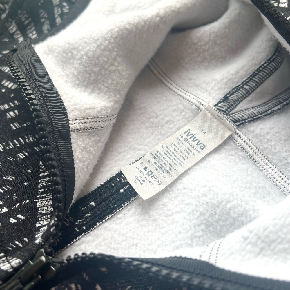 Lululemon Ivivva Jacket π©Ά - Picture 4 of 4